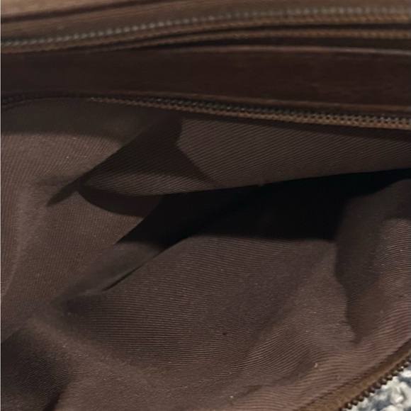 Fossil Crossbody - Picture 6 of 7